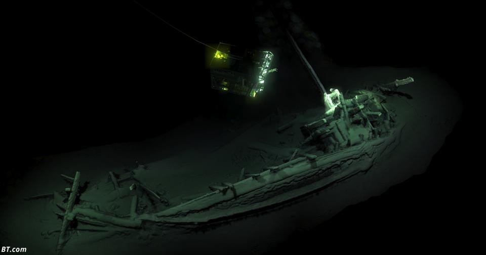 В Чёрном море нашли самый древний корабль в мире. Ему 2400 лет! Находка века.