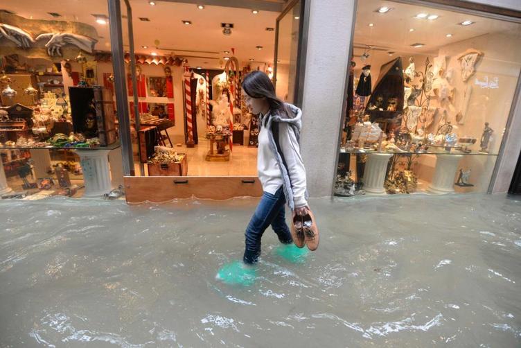 Из-за наводнения 70% Венеции оказалось под водой! Вот жуткие фото Город на воде ушёл под воду.