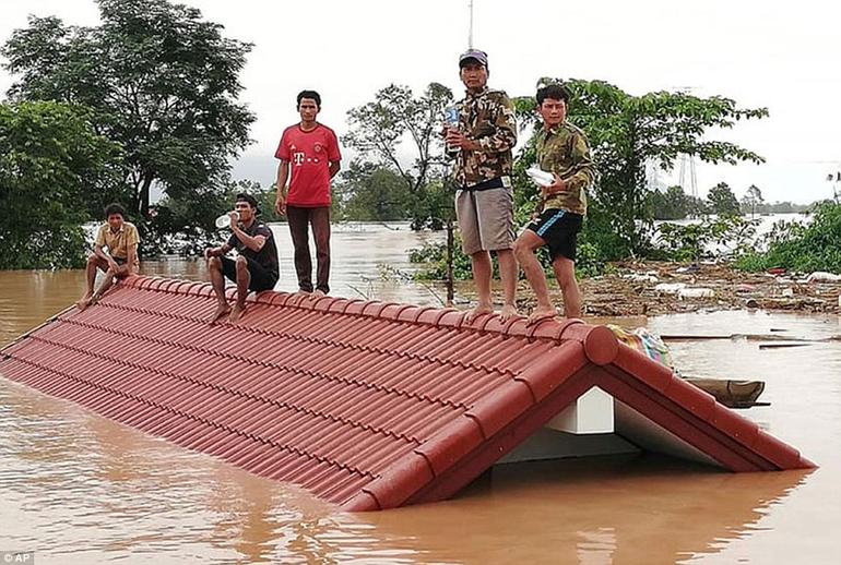 Вот ужасающие фото после цунами в Индонезии! Если это не конец света, то что?? Жуть.