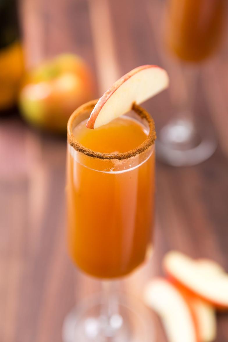 Осенний коктейль ″Мимоза″: 2 ингредиента, которые обожают женщины Готовить - просто, гости - удивлены.