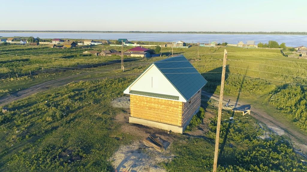 Бизнесмен из Питера раздает бесплатное жилье и работу в своей родной деревне! Вот это - ″правильный″ бизнес.