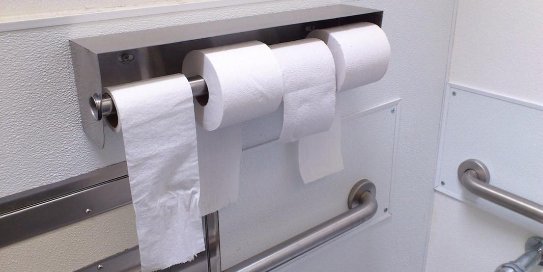 Как вы вешаете туалетную бумагу? Вот что это говорит о вашей личности Интересный вопрос, не так ли?