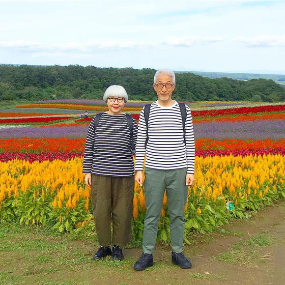Двое японцев живут вместе уже 38 лет. И каждый день выходят из дому в «одинаковой» одежде Две половинки одного целого.