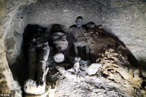 В Египте нашли 8 мумий, закопанных еще 3 000 лет назад Последняя роскошь ″позднего периода″.