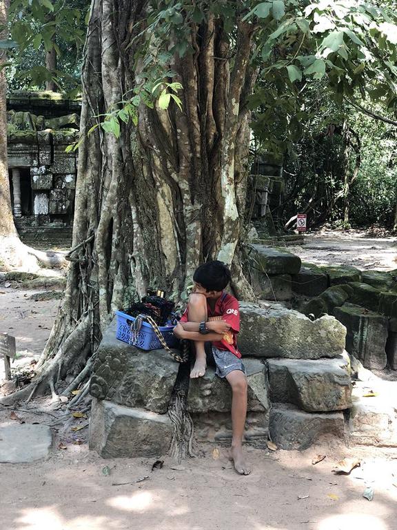 Знакомьтесь: невероятный мальчик в Камбодже, который знает 10 языков Эта история не оставит вас равнодушными!
