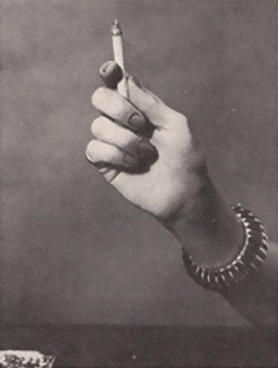Как вы держите сигарету - такой у вас и характер! ″Психология сигарет″ 1959 года Давайте разберемся.