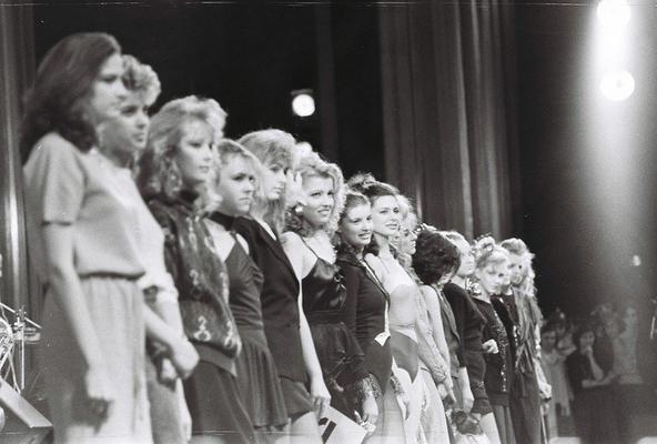 Первый конкурс красоты в СССР был в 1988-м. Вот 25 фото прямо оттуда Перестроечный гламур.