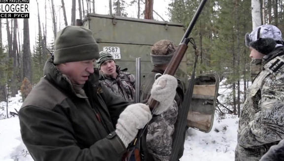 Иркутский губернатор застрелил на охоте спящего медведя. Есть даже видео Охота или живодёрство?