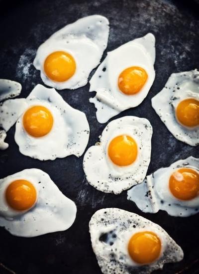 Солите не яичницу, а масло! 15 кулинарных трюков, которые важно знать Используйте их всегда!