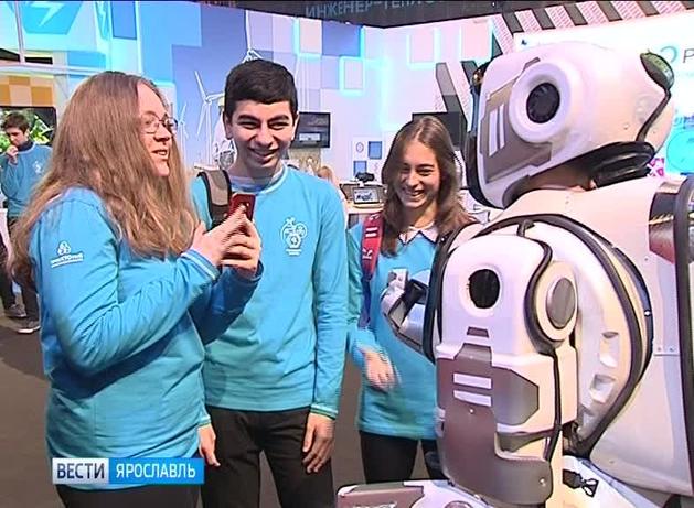 В Ярославле показали ″самого современного робота″ - но это был человек в костюме! Вот это подстава!