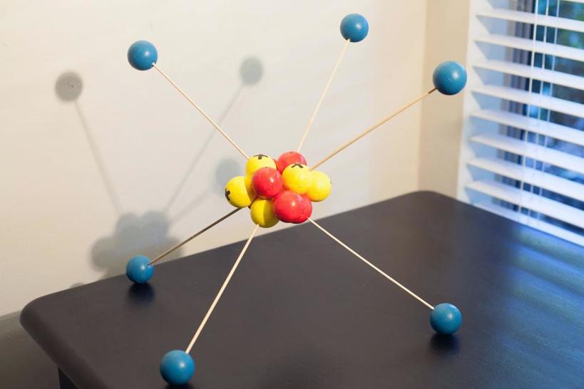 Квантово-механическая модель атома и его строение