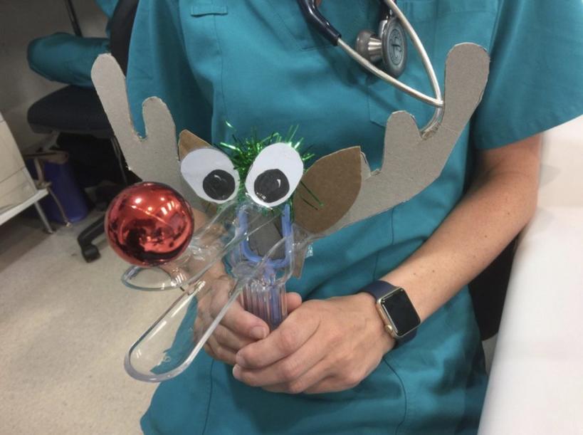 15 раз, когда кто-то попал в больницу на Рождество – и его поздравляли врачи Очень забавно получилось.