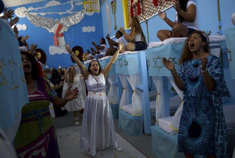 Так праздновали Рождество в женской тюрьме Рио-де-Жанейро С размахом и колоритом!