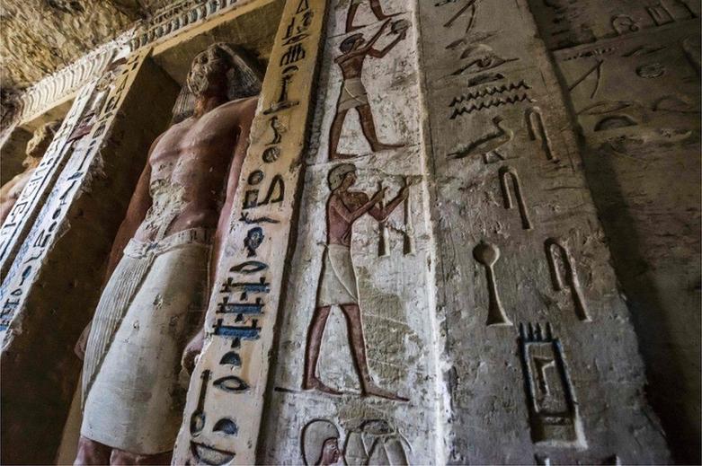 В Египте нашли совершенно нетронутую гробницу Фараона. Вот как она выглядит Это одна из самых древних гробниц!