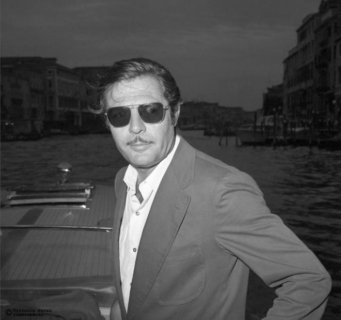 26 редких фото знаменитостей, расслаблявшихся в Венеции 70 лет назад Уникальные снимки!