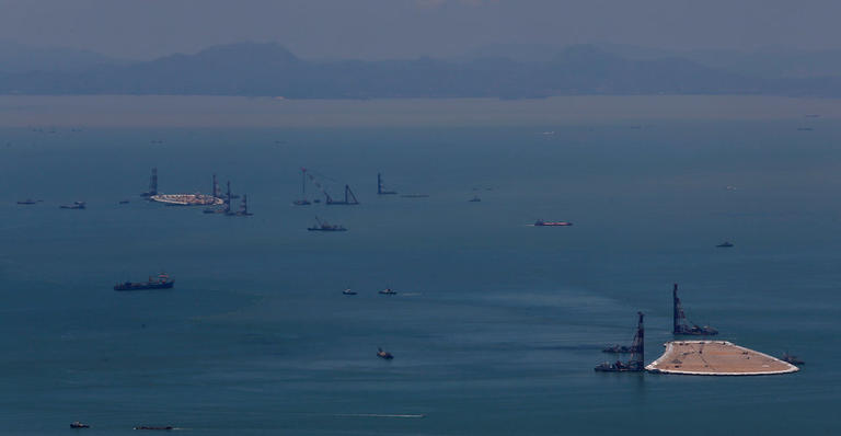 Китай построил самый длинный морской мост на планете - Керчи и не снилось! Грандиозное сооружение!