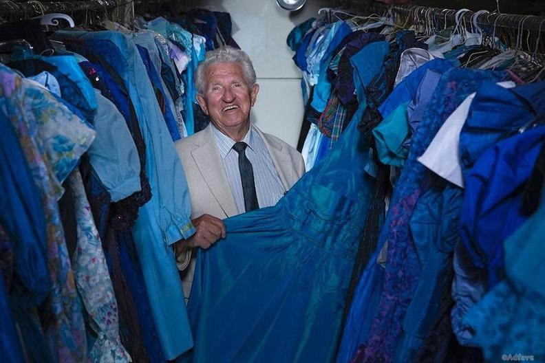 За 56 лет брака он купил жене 55 000 платьев. Мужик! Столько даже у диснеевских принцесс нет!