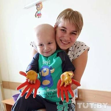 4-летний мальчик сам шил игрушки, чтобы заработать себе на операцию Вот что такое воля к жизни!