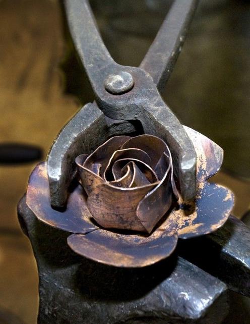 Роза из металла своими руками: мастер-класс
