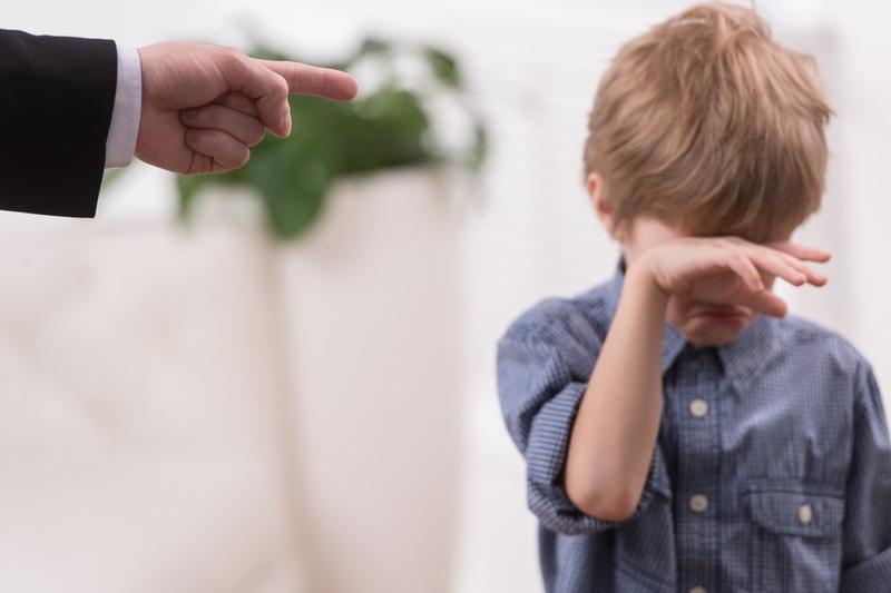 8 ошибок родителей, которые не дают детям шансов стать взрослыми и самостоятельными
