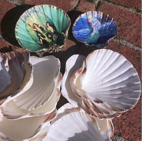 Художница из Калифорнии превращает морские ракушки в украшения