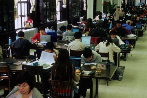 Китайский университет использует ИИ, чтобы найти и отметить всех прогульщиков