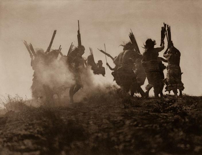 Редкие фотографии 1900-х годов показывают, как жили индейцы еще 100 лет назад