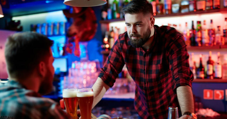 26 секретов работы бармена, о которых они не рассказывают даже друзьям