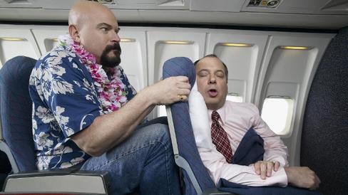 Прекратите откидывать свое кресло в самолетах, серьезно!