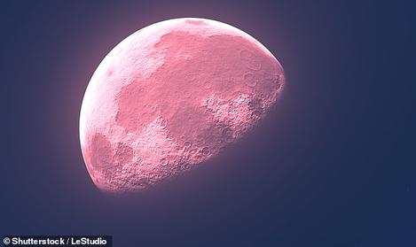 «Розовая луна» поднимется над Землей в Страстную пятницу. Вот что вам надо знать