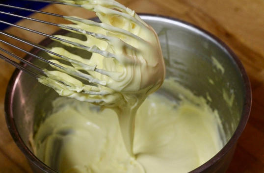 Вот как приготовить вкусный лимонный крем всего за 10 минут