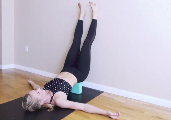 7 нежных поз из йоги, которые помогут при боли в животе