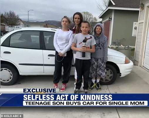 13-летний мальчик продал приставку и пошел на работу, чтобы купить маме машину