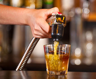20 хитростей, которыми бармены заставляют вас тратить больше денег