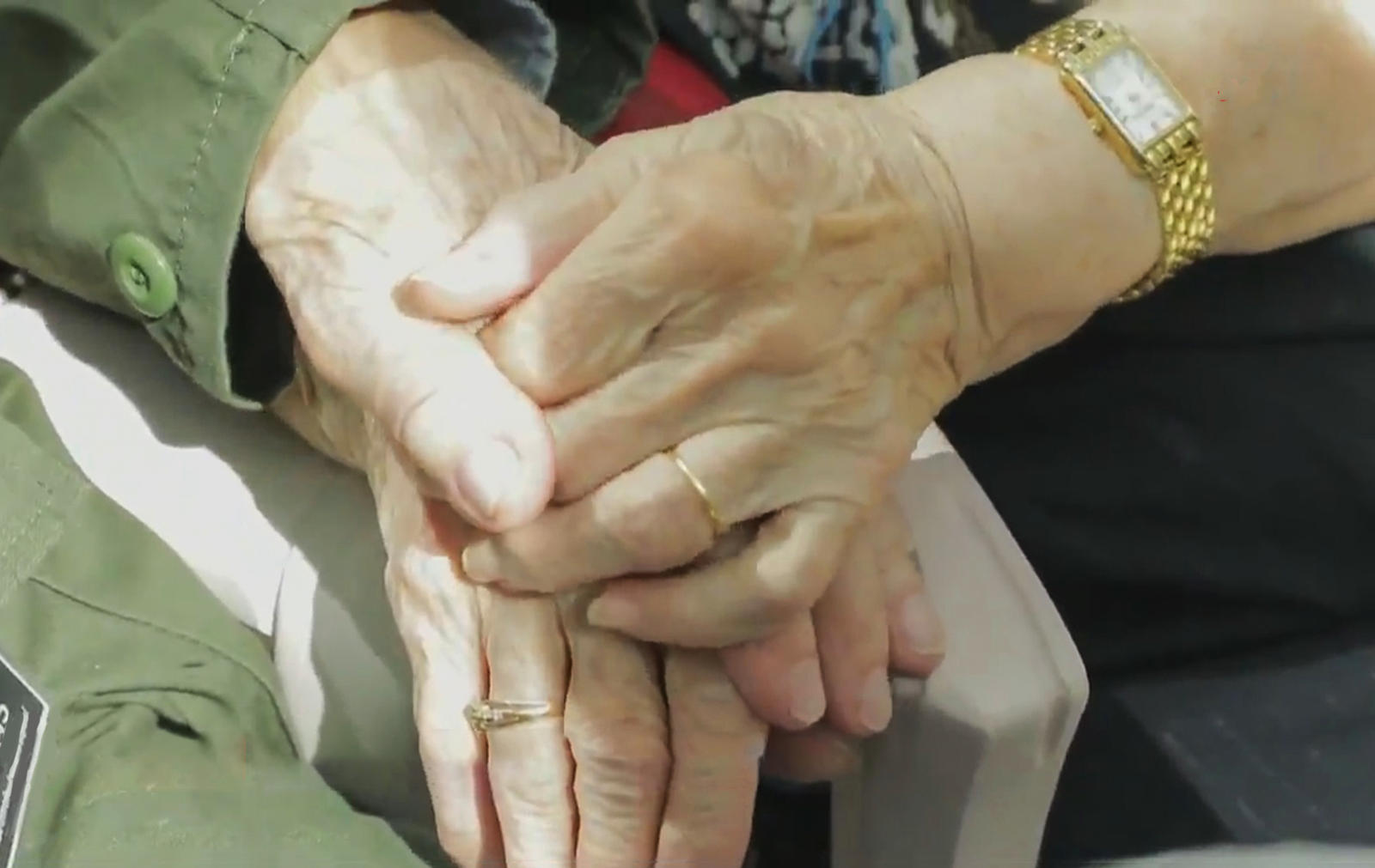 Двое влюблённых воссоединились спустя 75 лет разлуки