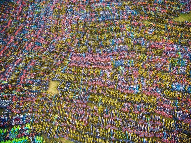 Парень купил 10 000 велосипедов для бедных детей в Мьянме