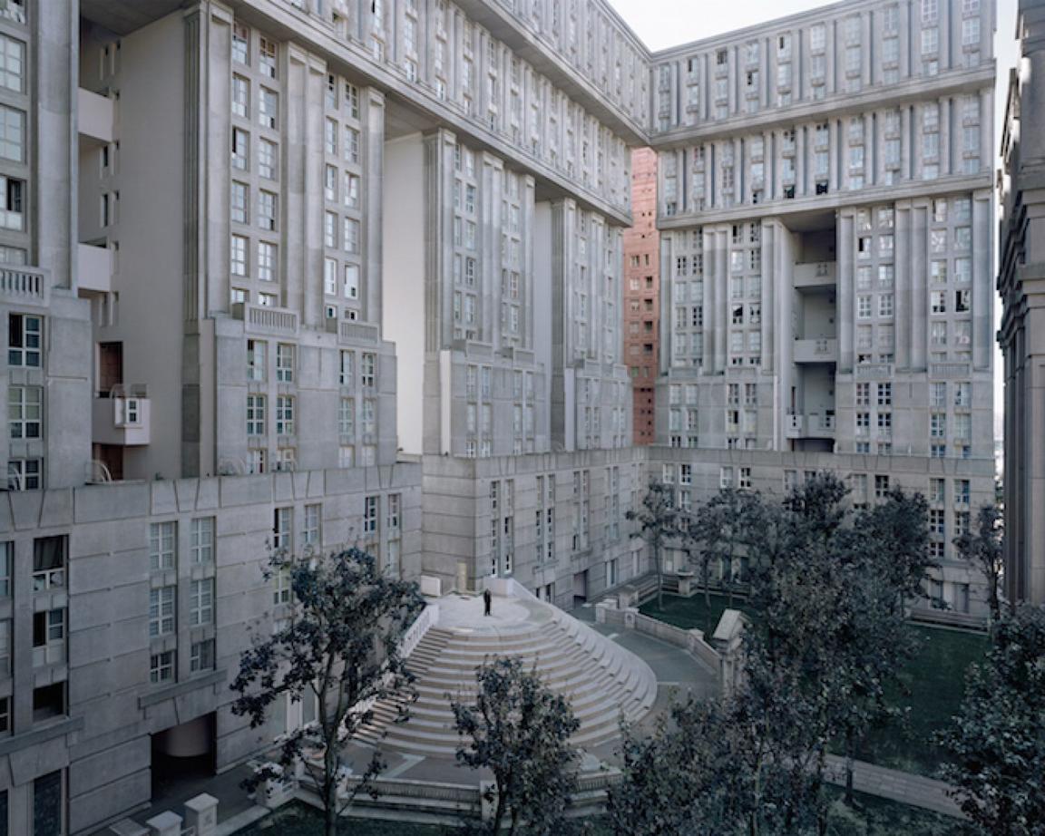 12 фото заброшенных монументальных жилых комплексов в Париже