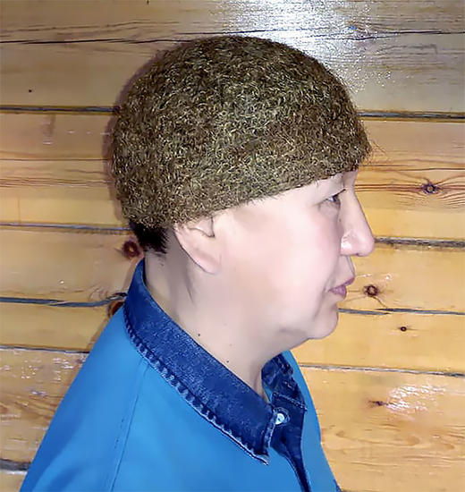 Мужчина из Якутска продает единственную в мире шапку из меха мамонта