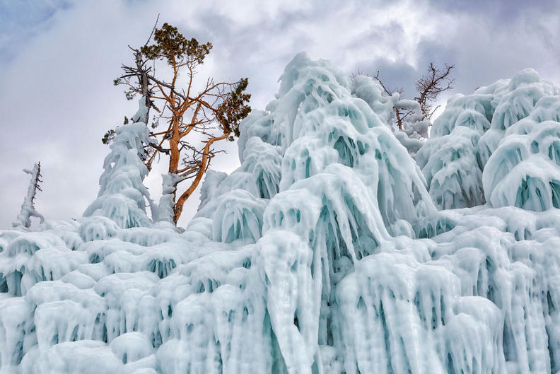 23 великолепных фото замёрзшего Байкала – самое то, что надо в летнюю жару
