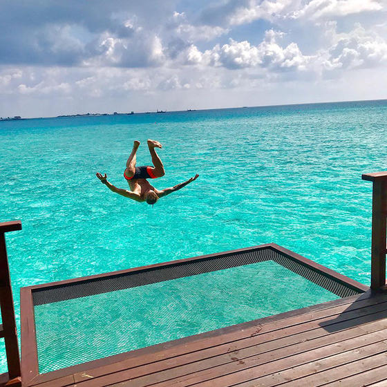 Отель на Мальдивах предлагает поспать в океане под звездами. Стоит недешево...