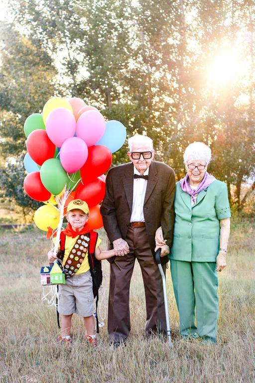 Фотосессия 5-летнего мальчика и его 90-летних прабабушки и прадедушки покорила миллионы