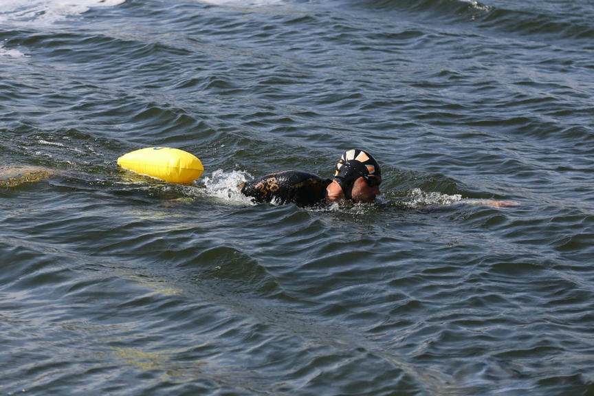 Спортсмен проплыл 980 км по Днепру, чтобы привлечь внимание к эко-катастрофе
