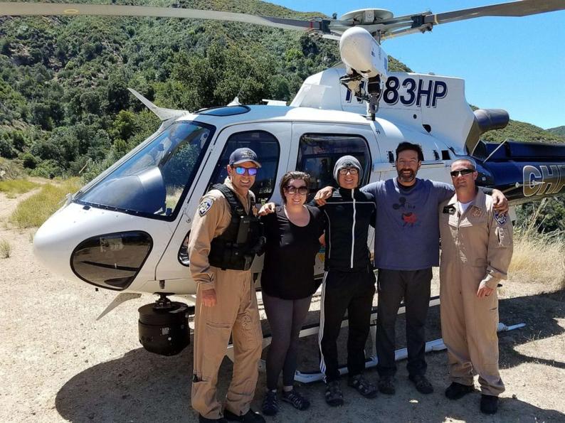 Туристы нашли бутылку с просьбой о помощи - и спасли семью из 3 человек