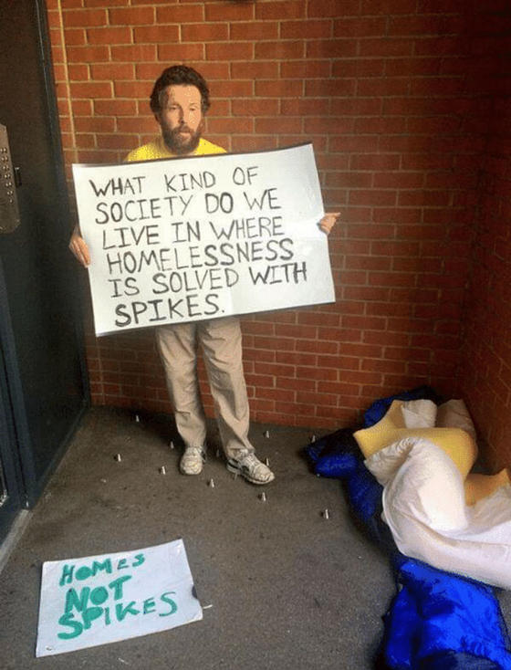 15 самых бесчеловечных способов, с помощью которых борются с бездомными