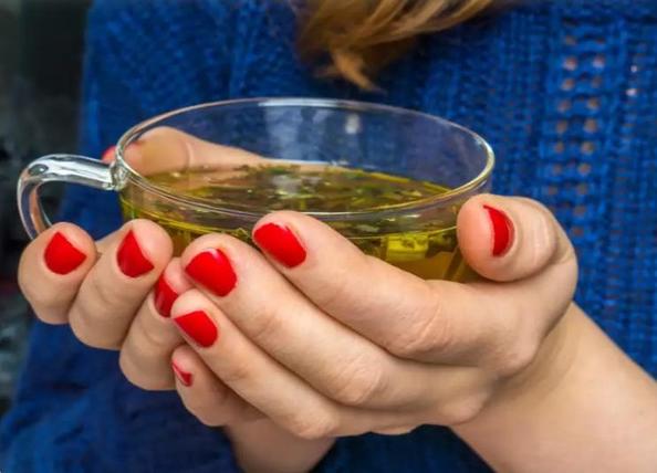 Свекольный сок, зеленый чай и другие натуральные средства для предотвращения выпадения волос