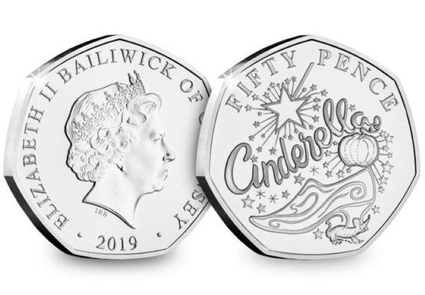 В Великобритании выпущены монеты со сказочными героями номиналом 50 пенсов. Коллекционеры уже сейчас оценивают их в 200 фунтов стерлингов