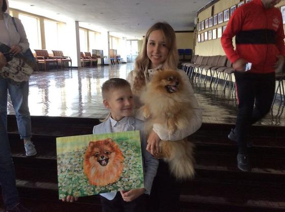 9-летний русский художник ″продает″ свои лучшие картины приютам. Вот почему