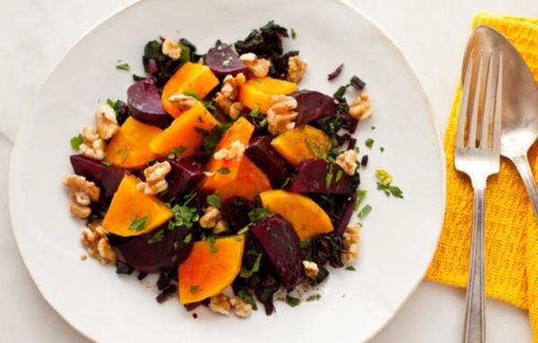 Рецепт приготовления салата из свеклы и тыквы с морковно-имбирной заправкой. Вкусно, полезно и питательно