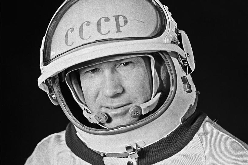 Он первым совершил выход в открвтый космос: легендарный космонавт Алексей Леонов скончался на 86 году жизни