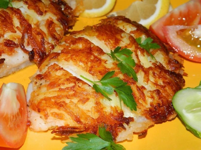 То ли рыба, то ли драник: попробовала сделать рыбное филе в панировке из тертого картофеля. Изумительный вкус!